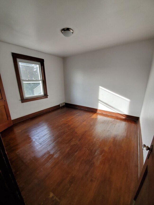 Foto del edificio - 4714 Sylvan Ave