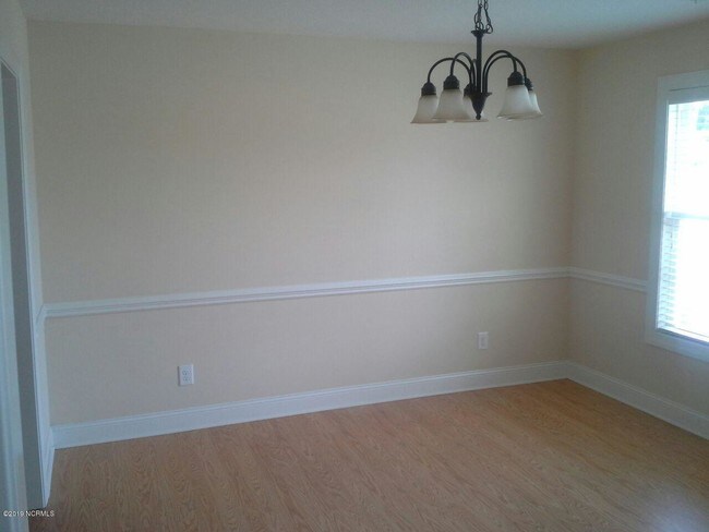 Foto del edificio - 4101 Dixie Ct