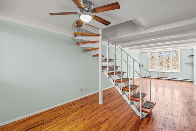 Foto del edificio - 1200 Warburton Ave