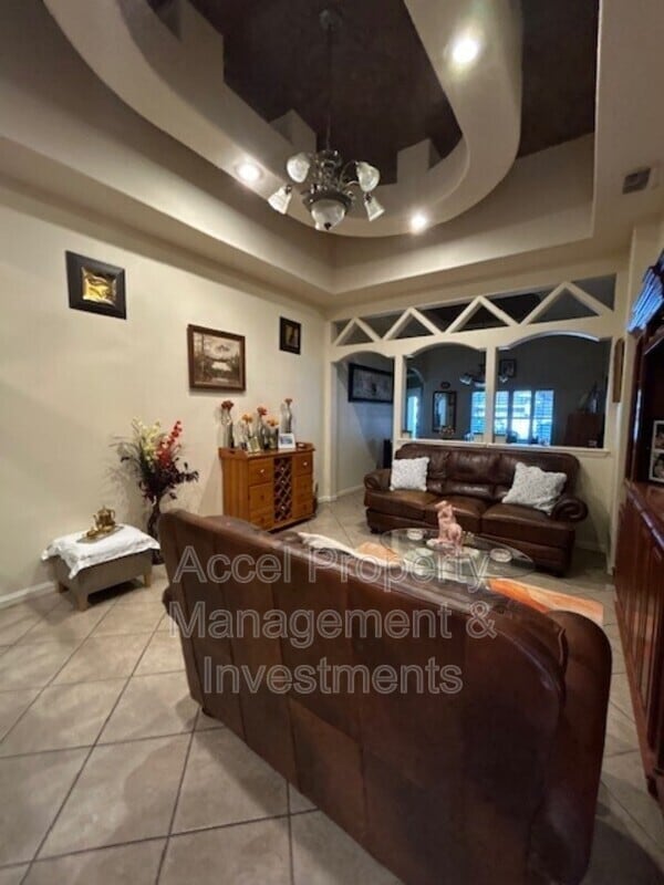 Building Photo - 5018 S Hummer Ln