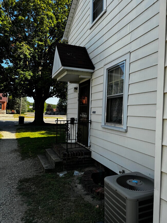 Building Photo - 234 E Allegan St