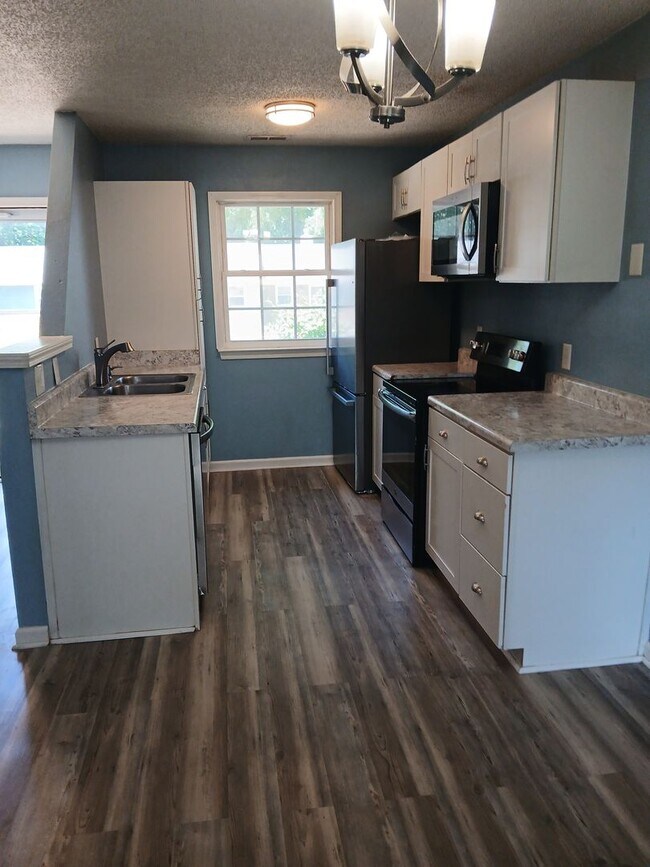 Foto del edificio - Clean 2BR/2BA Townhome in Garner Near White Oak & I-40