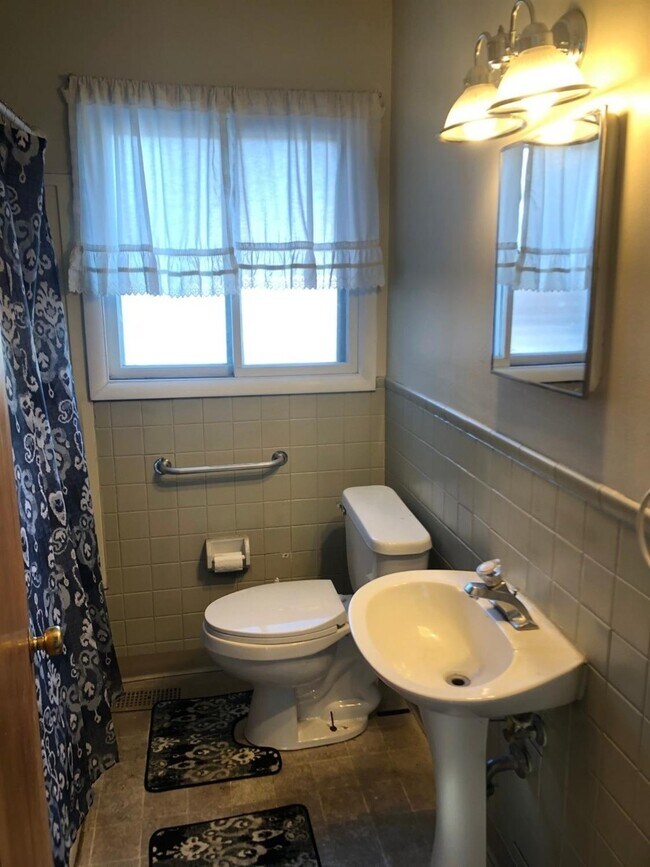 Foto del edificio - 1223 Duncan Ave