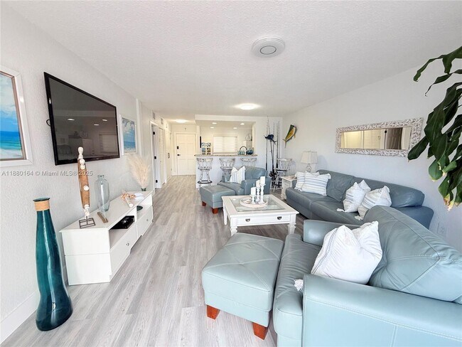 Foto del edificio - 4000 NE 170th St