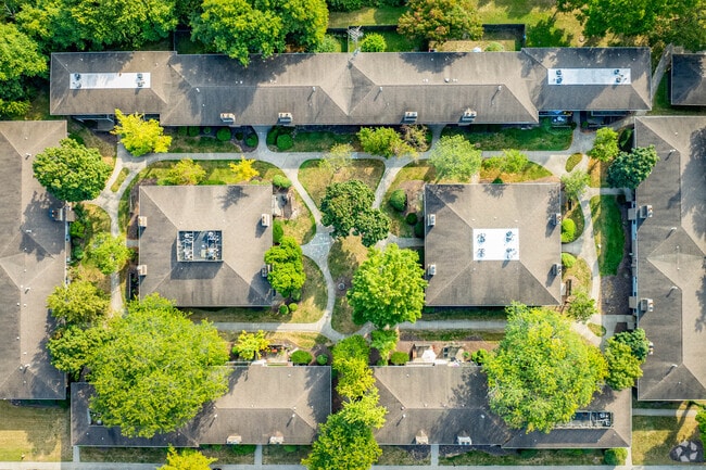 Fotografía del edificio - Villager Apartments