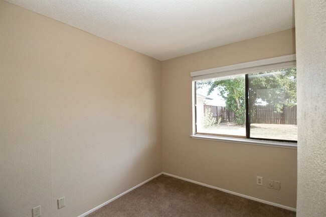 Foto del edificio - 897 Elmridge Way