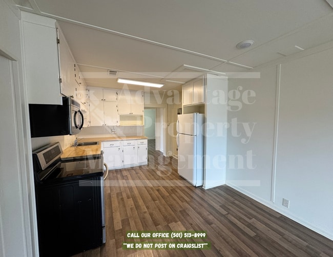 Foto del edificio - 211 Adams Lake Rd