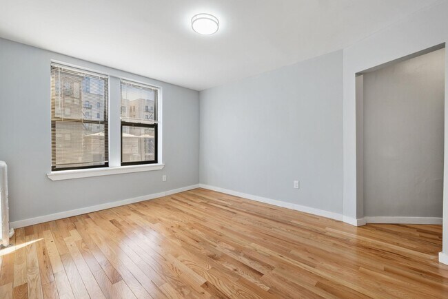 Building Photo - 117 Corbin Ave