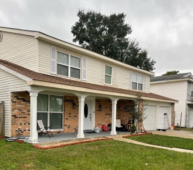 Foto del edificio - 4BR/2.5BA – Bright, Spacious & Move-In Ready