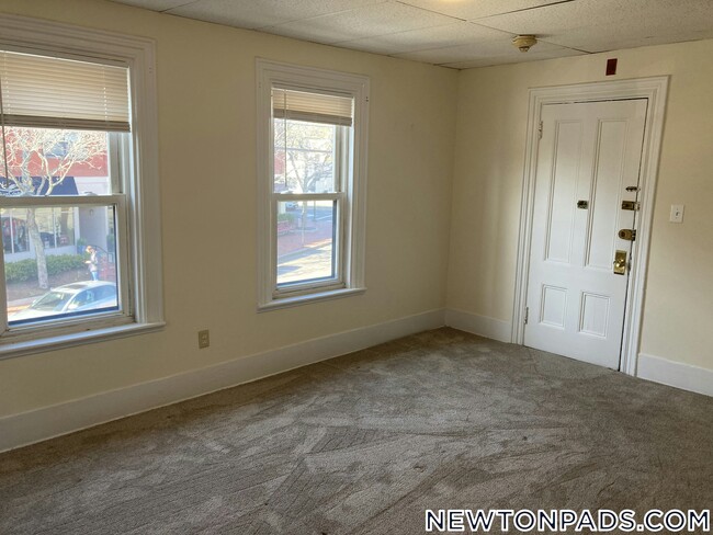 Building Photo - 12 Lincoln St