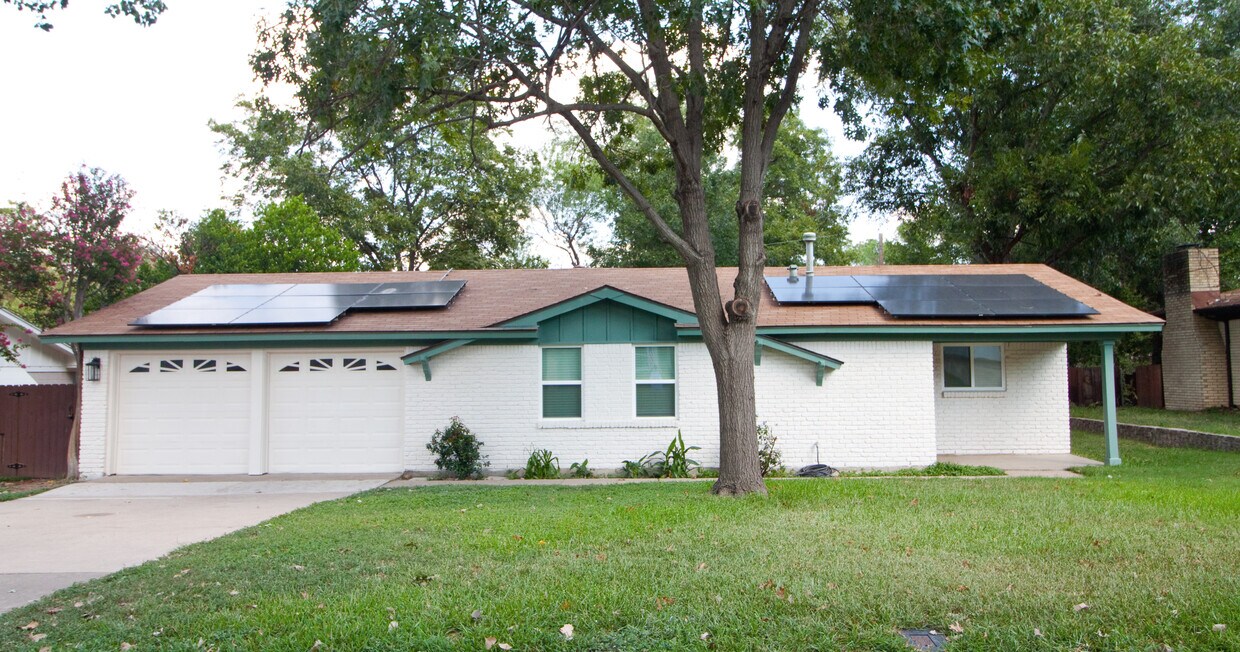 Primary Photo - 1136 Terrace Trl