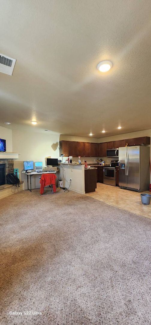 Interior Photo - East6th203 (KC-AM)