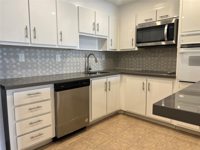 Building Photo - 19390 Collins Ave