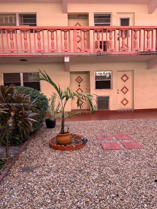 Building Photo - 215 SE 3rd Ave