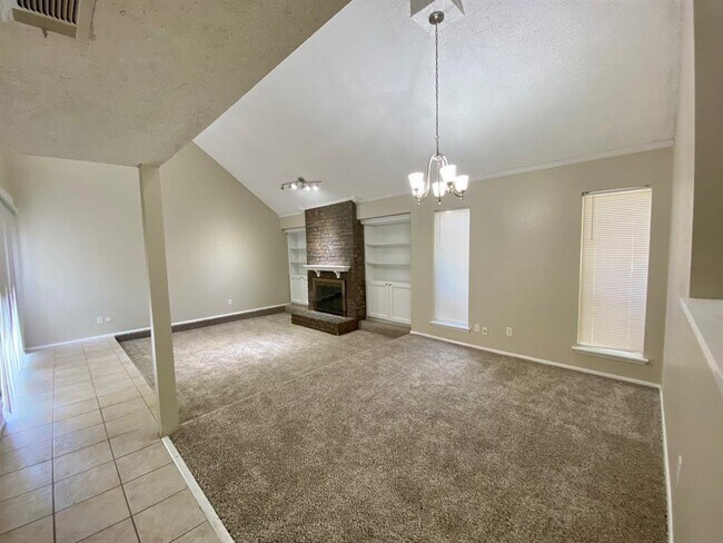 Building Photo - 10102 Strawgrass Dr