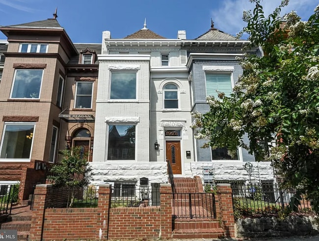 Building Photo - 1928 1st St NW