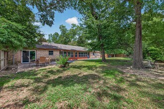 Building Photo - 19002 Mirror Lake Dr