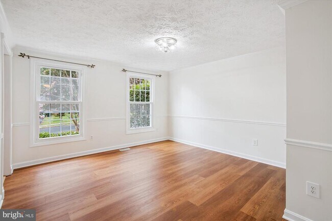 Building Photo - 10641 John Ayres Dr