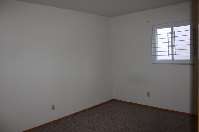 Bedroom 1 - 357 E 14th Ave