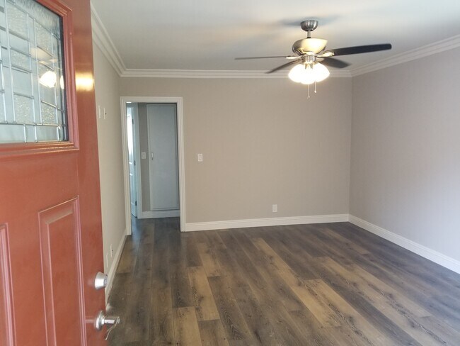 Livingroom - 145 E Sierra Madre Blvd