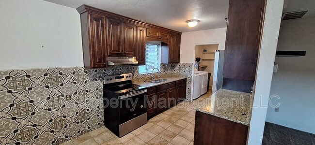 Foto del edificio - 460 N 1200 W