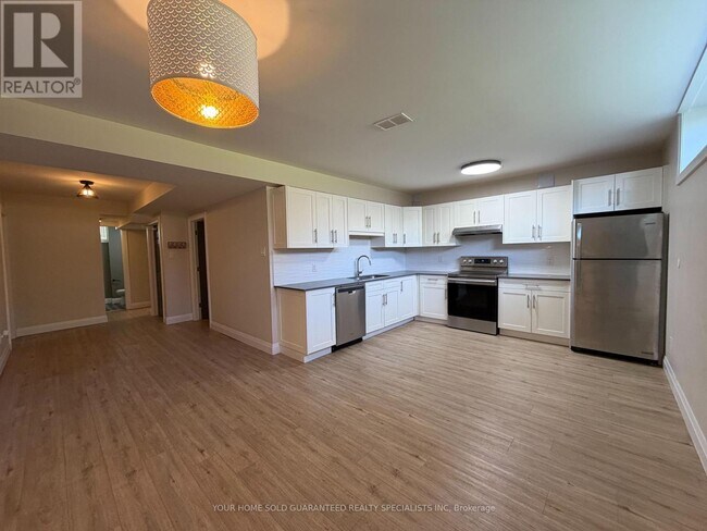 Building Photo - 15B Aurora Heights Dr