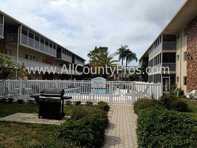 Foto del edificio - 3755 S School Ave