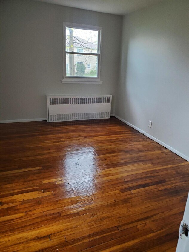Primary Photo - 1827 Bangs Ave