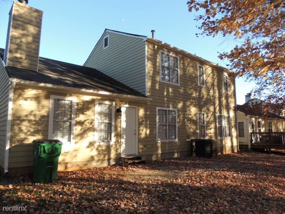 Building Photo - 6017 Black Bear Ct
