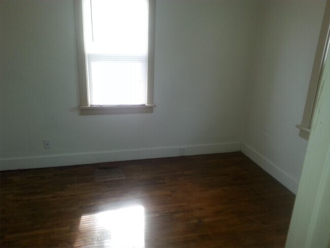 Building Photo - 2215 La Crosse St