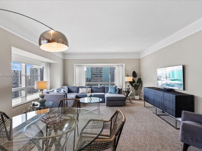 Building Photo - 1435 Brickell Ave