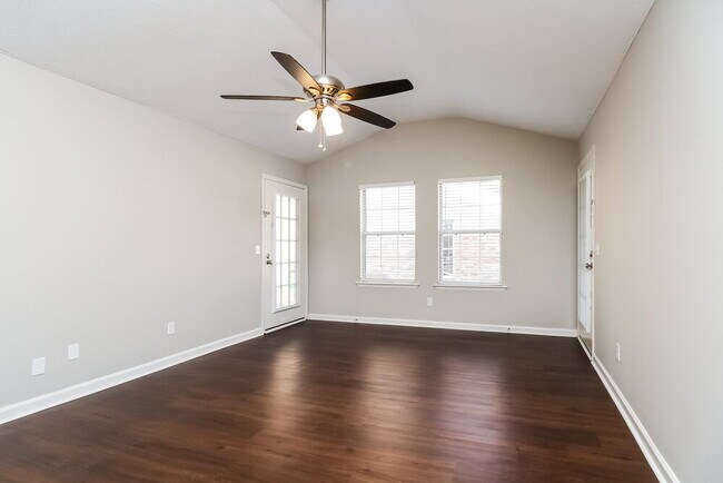 Building Photo - 617 Freedom Ct