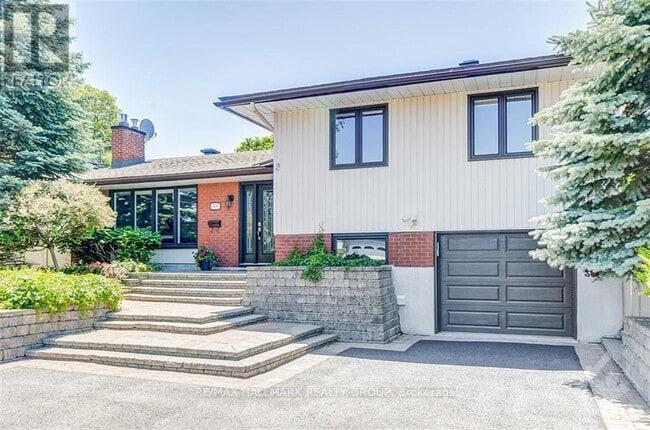 Building Photo - 2678 Ulster Crescent