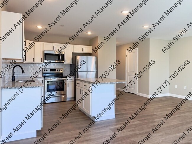 Building Photo - 74 Diller Ave