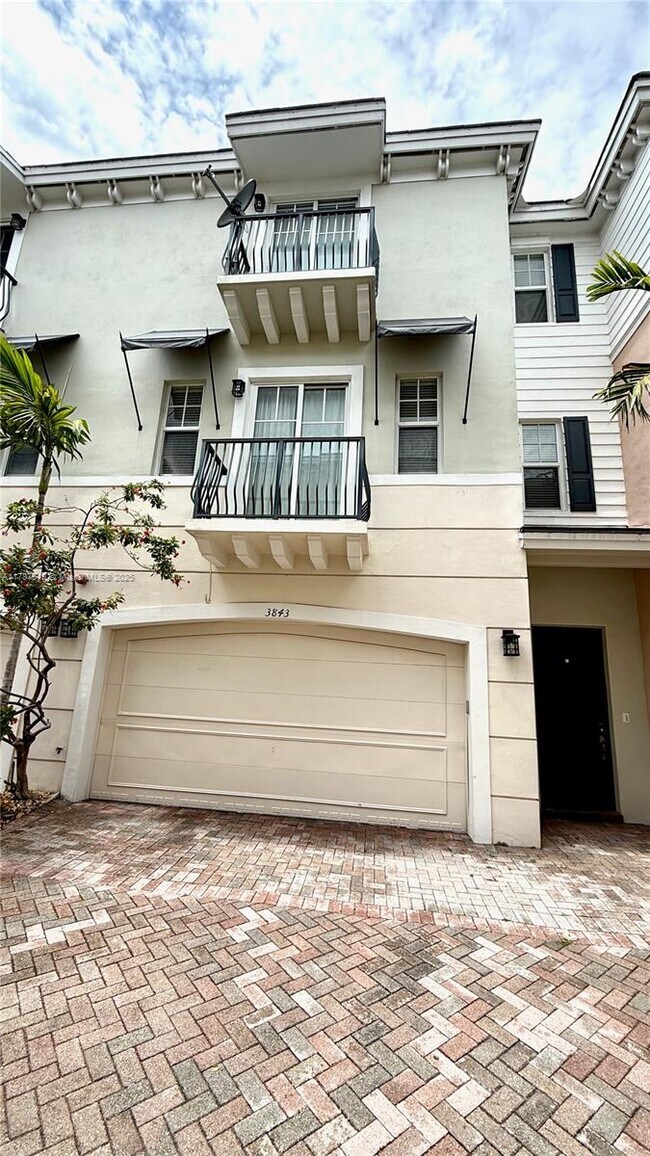 Foto del edificio - 3843 NW 5th Terrace