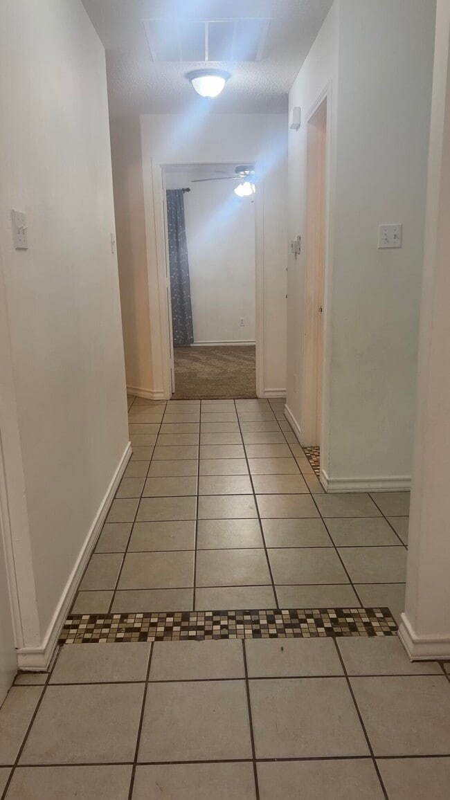 Foto del edificio - 4410 Jarvis St