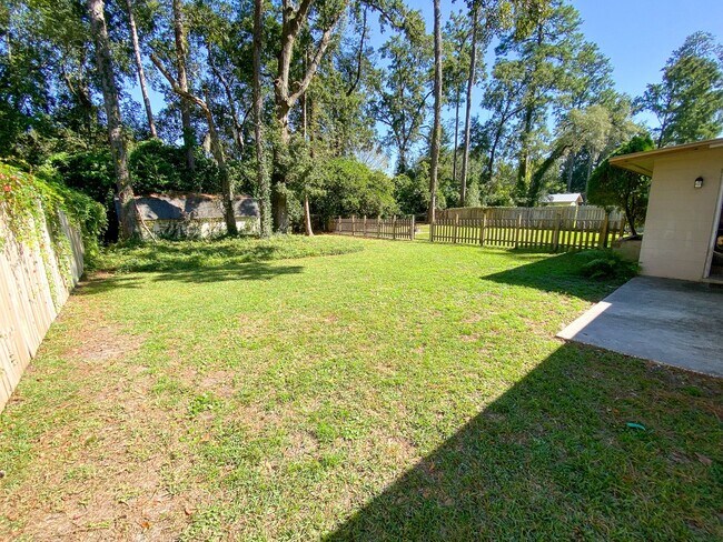 Building Photo - Fully Renovated 2/1 at 3723 NW 45th St Unit A