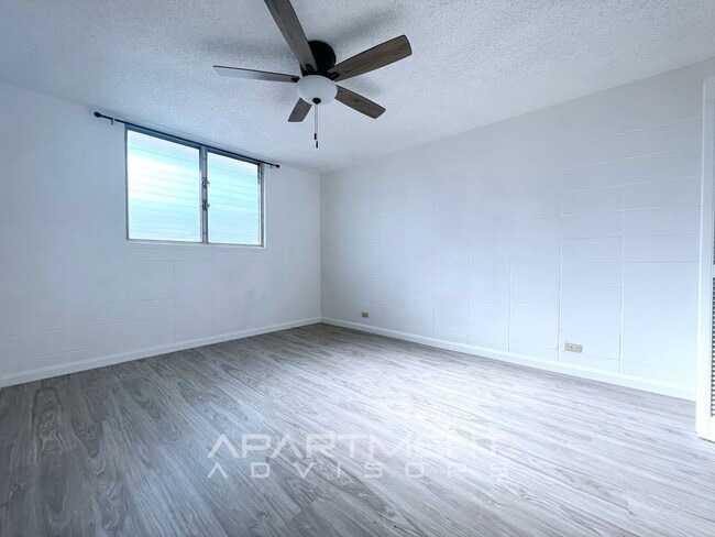 Building Photo - 412 N Kuakini St