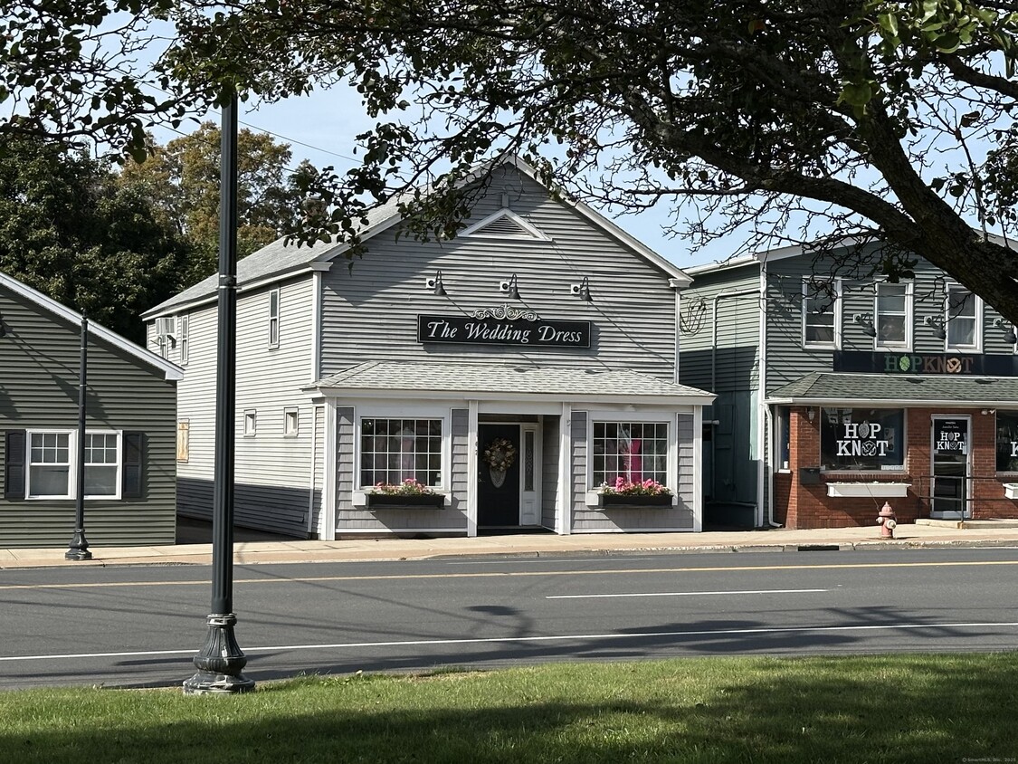 Foto principal - 162 Main St
