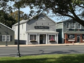 Building Photo - 162 Main St