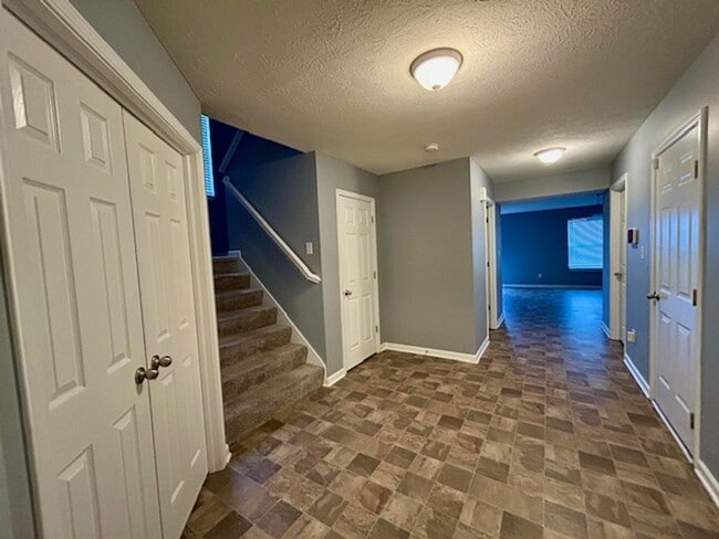 Building Photo - Stunning 4-Bedroom, 2.5 Bath Home for Rent...