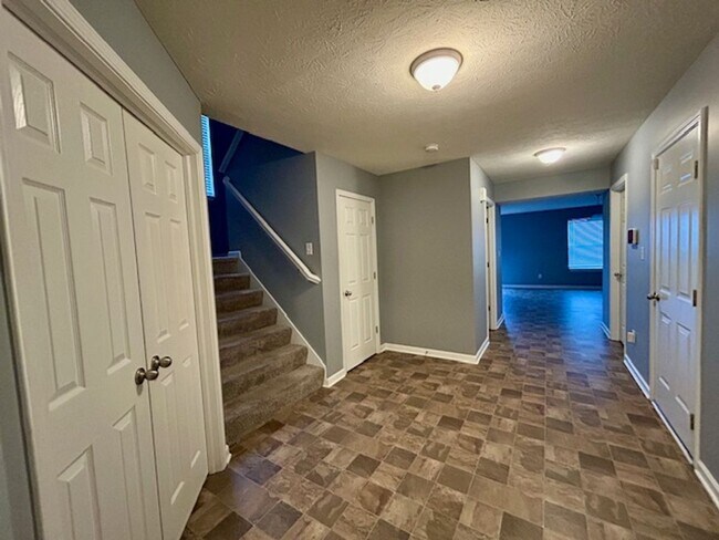 Foto del edificio - Stunning 4-Bedroom, 2.5 Bath Home for Rent...