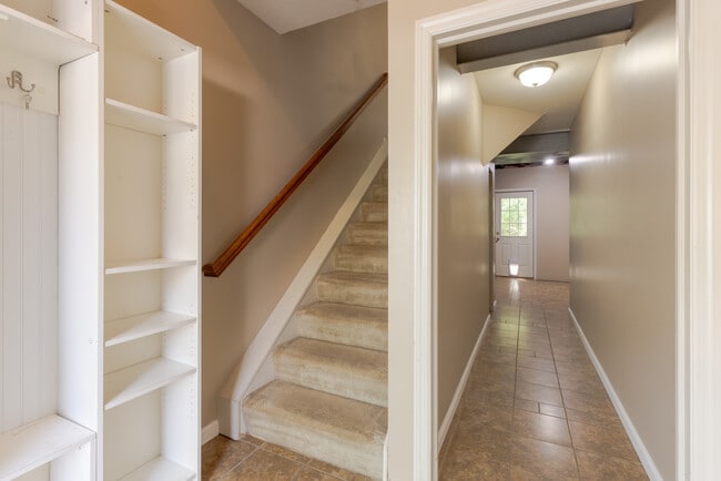 Building Photo - 337 Marshall Heights Dr