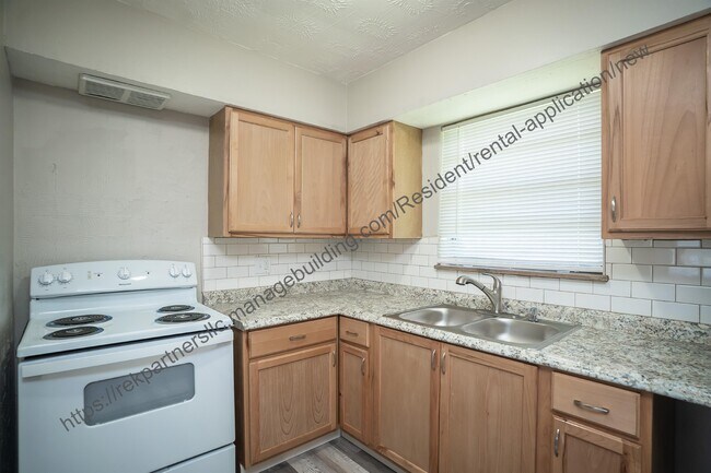 Foto del edificio - 2525 Lakeview Ave