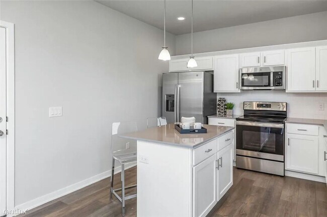 Building Photo - Charming 3 Bedroom Home in Urbandale