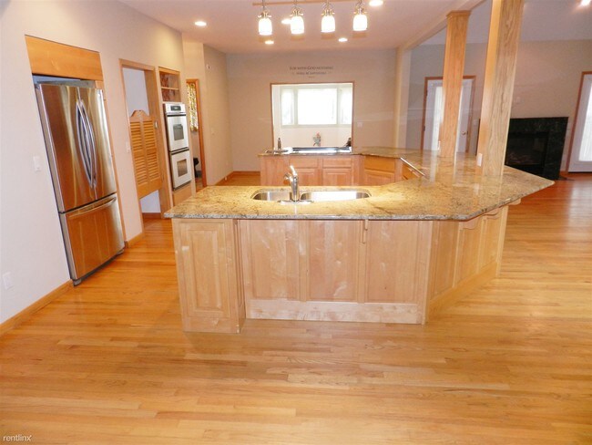 Building Photo - 3 br, 3.5 bath House - 14711 Haggerty Rd
