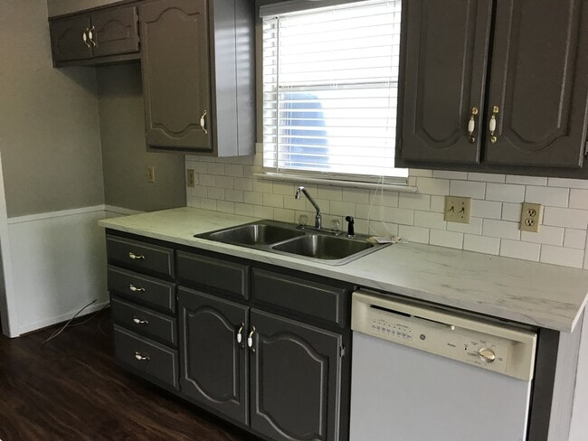 Building Photo - Single Family Home