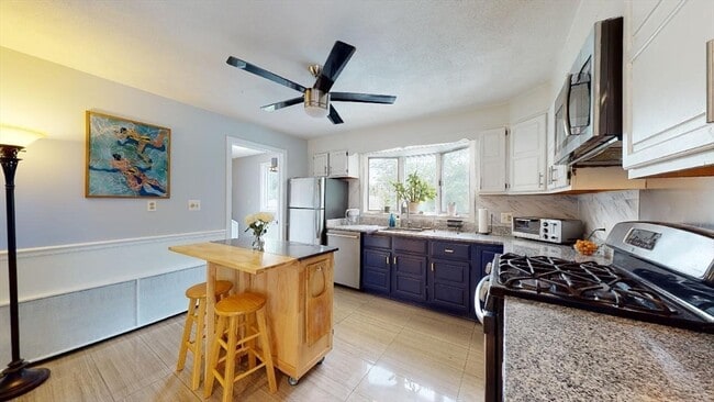 Building Photo - 54 Sheridan Ave