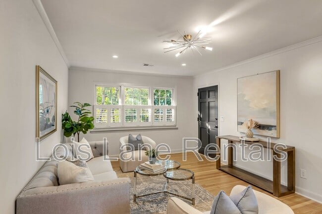 Building Photo - 7 Logan St