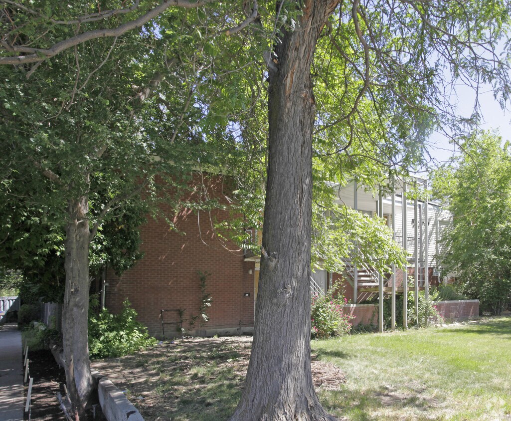 Building Photo - 851 E 600 S